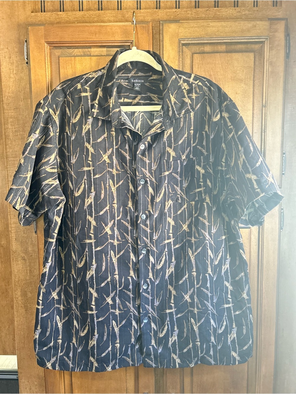 Van Heusen Men’s Large Abstract Print Short Sleeve Button Up Resort Shirt Y2K - Picture 6 of 9